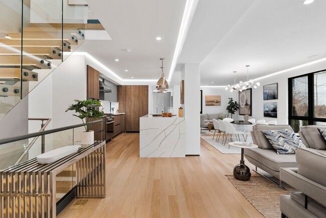 Photo - 80 Alpine St