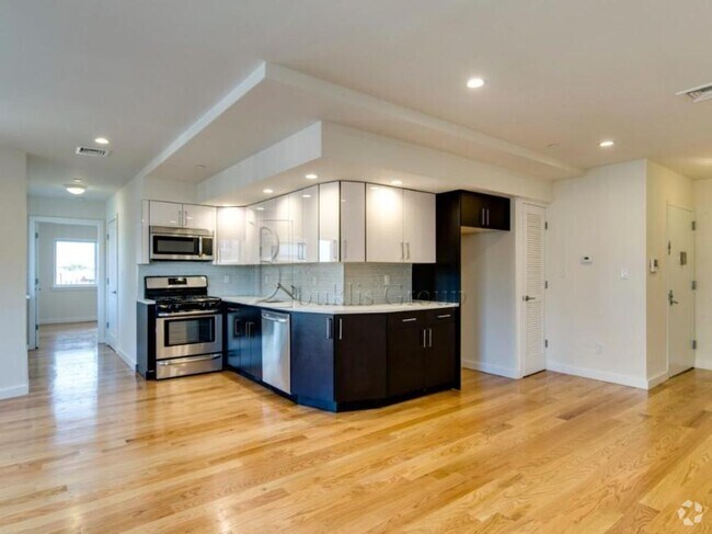 Building Photo - 1 bedroom in ASTORIA NY 11102 Unit 2A Rental