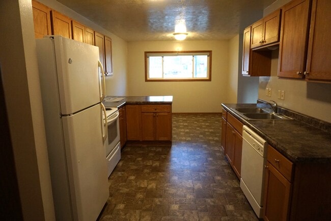 Photo - 1400 E Rushmore Dr Unit 3