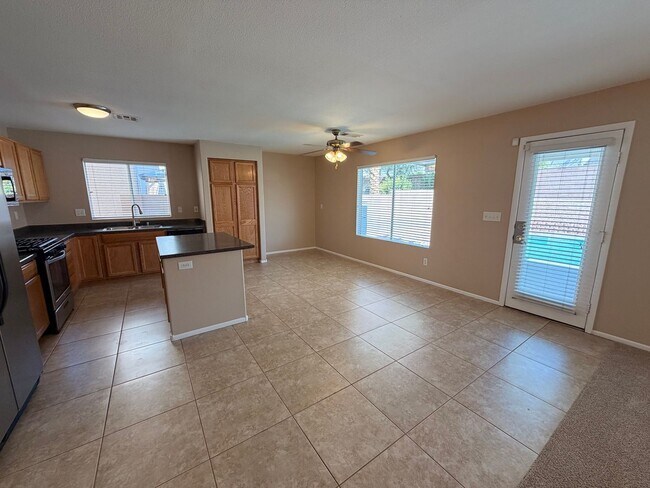 Photo - 3 Bedroom House with Pool