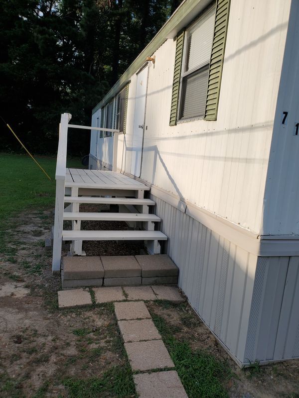 Photo - 715 Delouche St