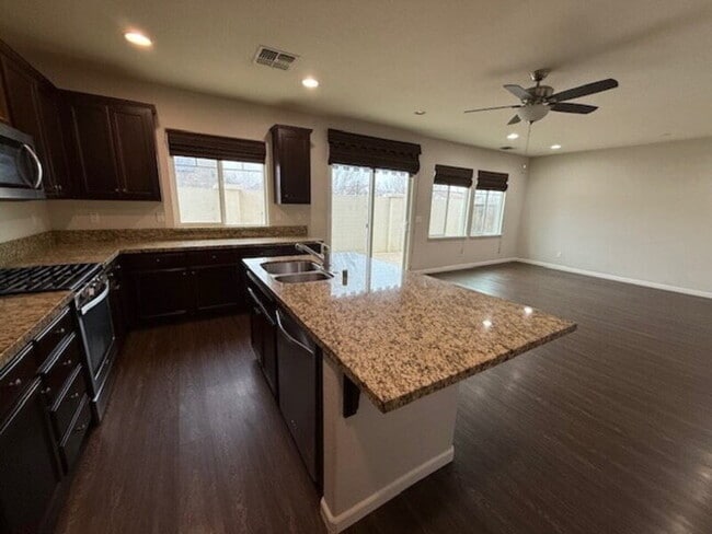 Photo - 1275 Dartmouth Cir