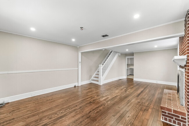 Photo - 640 Market St