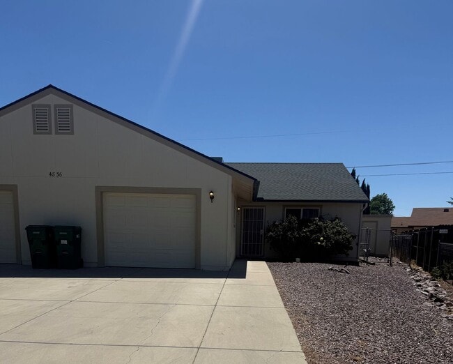 Building Photo - Prescott Valley Duplex