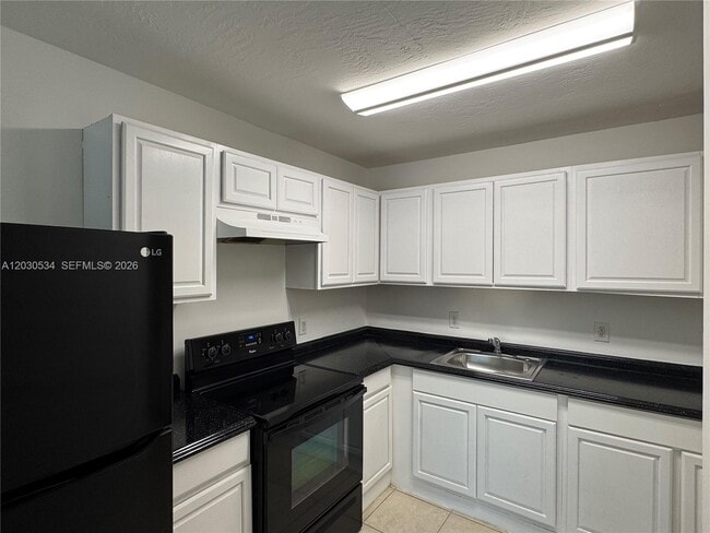 Building Photo - 1200 NW 9th St Unit A