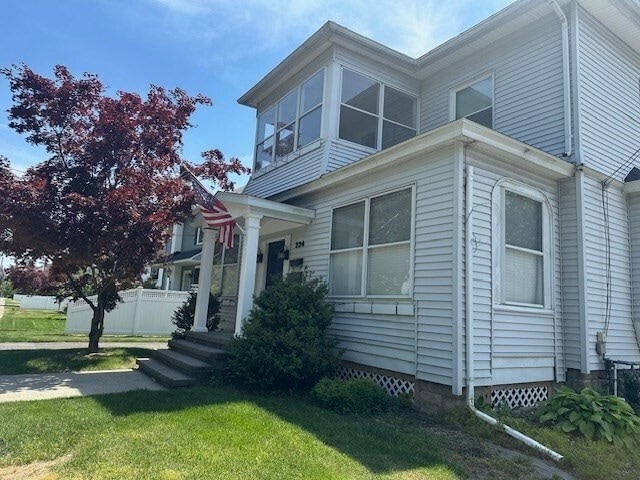 Building Photo - 224 Walnut St Unit 2B