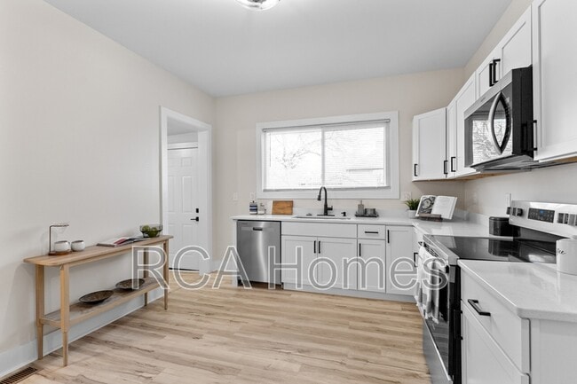 Photo - 20 N Gray St