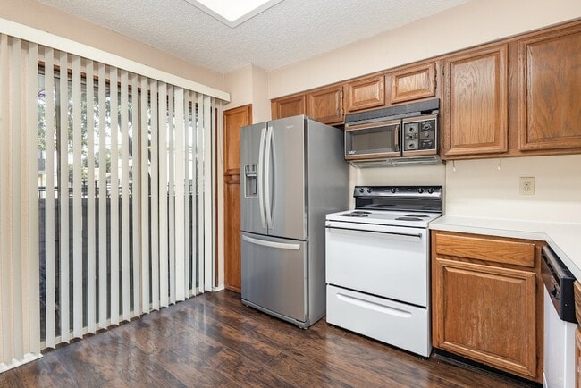 Photo - 5740 Martel Ave Unidad B3