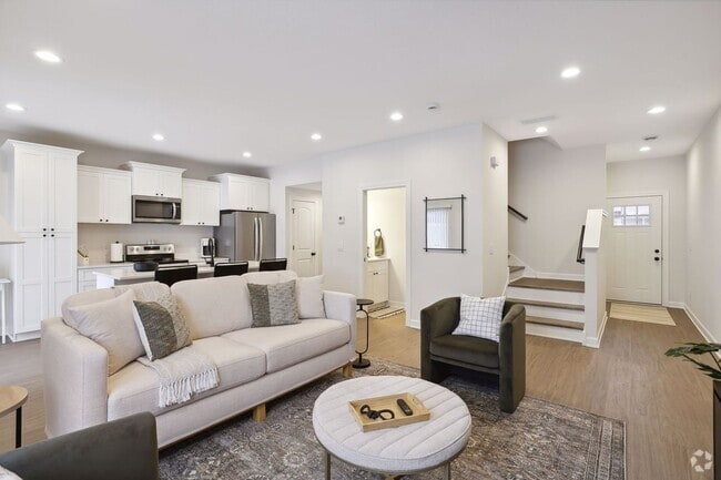 Building Photo - 3 Bedroom Town Home