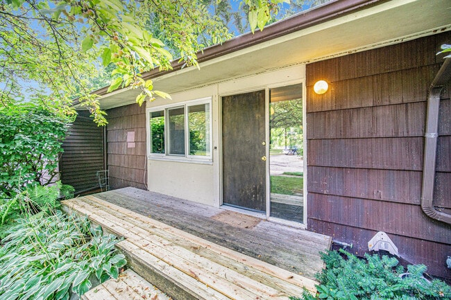 Building Photo - 1020 Traver Ct Rental