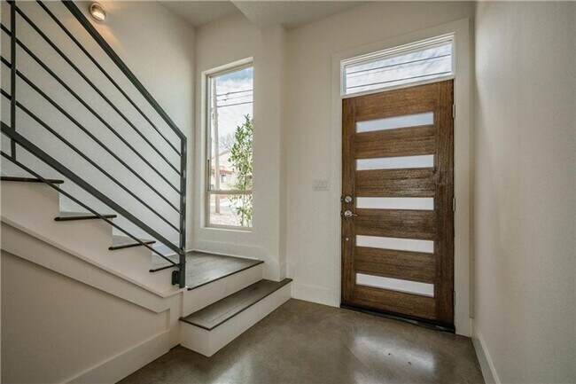 Photo - 2803 Crest Ave Unidad A