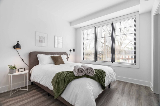 Photo - 585 Queens Ave Unité SI ID1388886P