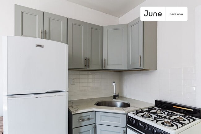 Photo - 324 1/2 East 8 Street Unit 3B