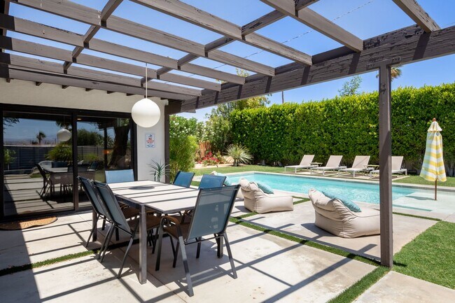 Photo - Luxury Mid Century Oasis in Palm Springs