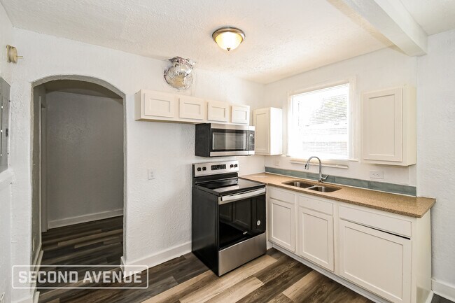 Photo - 1585 W 16th St