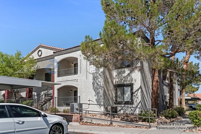 Building Photo - 950 Seven Hills Dr Rental