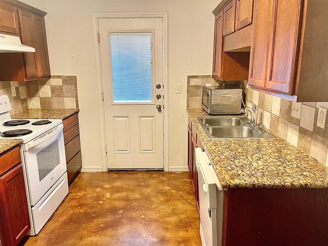 Photo - 5018-5205 205 Loop