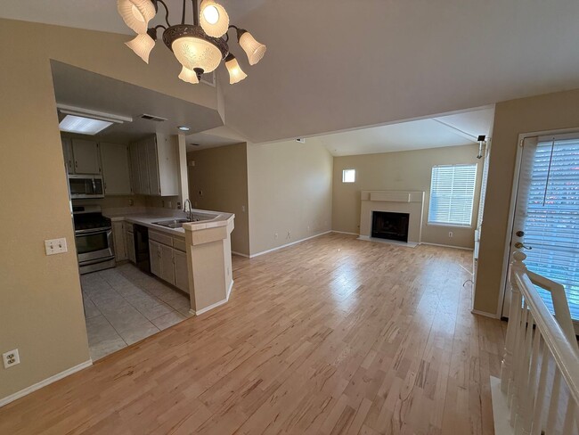 2 Bed, 2 Bath Townhome in Belsera with att... - 2 Bed, 2 Bath Townhome in Belsera with att...