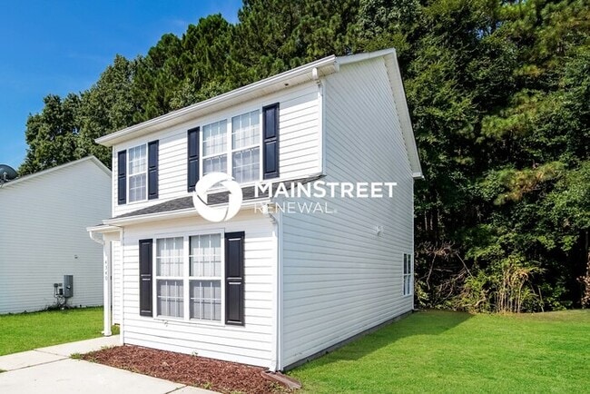 Photo - 3 Bedroom Pet-Friendly Home in Raleigh, NC with Main Street Renewal