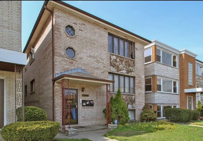 Photo - 6013 W Gunnison St Unit 2