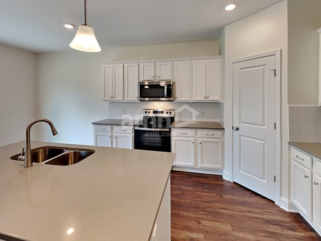 Photo - 5208 Valor Dr
