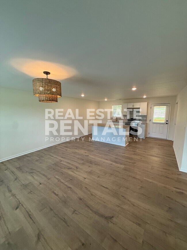 Photo - 5272 Slasham Rd