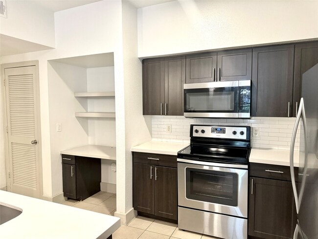 Photo - 2222 Smith St Unit 105