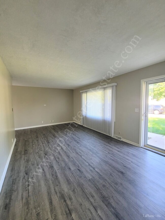 Photo - Three Bedroom Brick Ranch for Rent