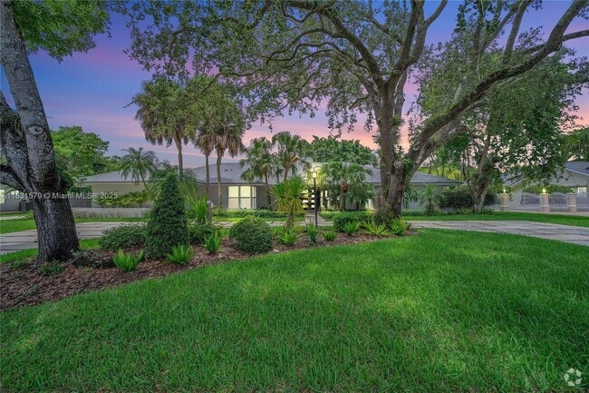 Building Photo - 9121 SW 102nd St Rental