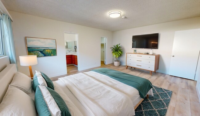 Photo - Encino Towers