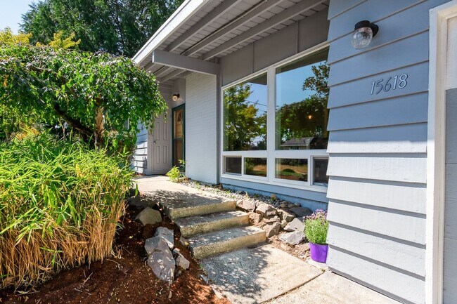 15618 NE 1st Pl