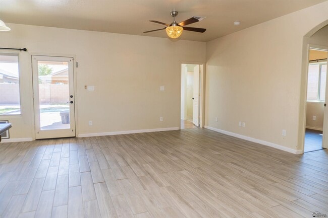 Photo - 2549 S 42nd Ave