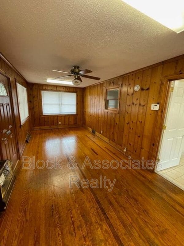 Photo - 1542 N Tremont Dr