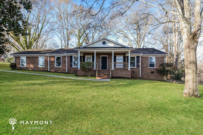 Building Photo - 140 Oak Park Dr