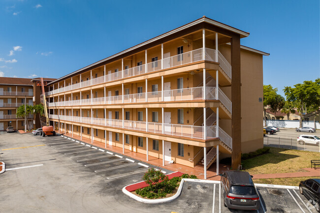 Photo - Venetia Villas Apartments