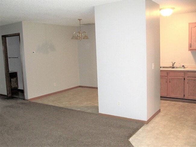 Photo - 594 W 8th St Unidad A