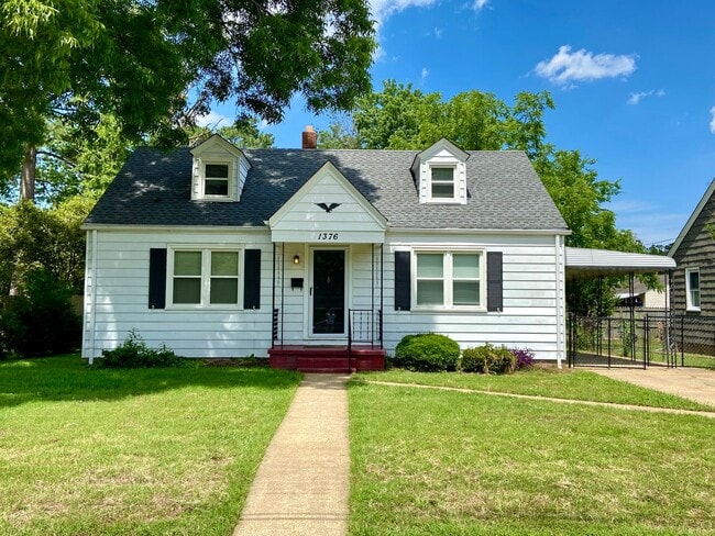 Building Photo - 1376 E Norcova Dr