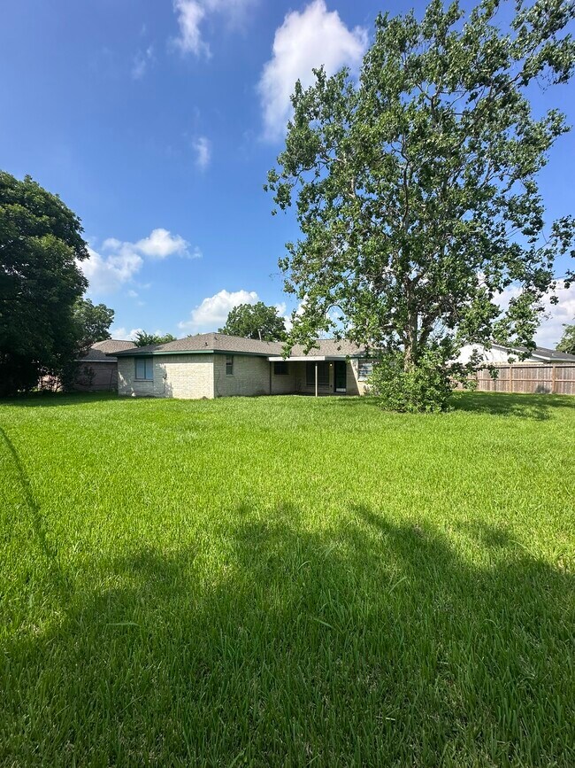Photo - 12210 Roandale Dr