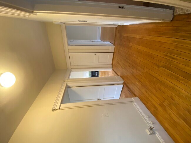 Photo - 1583 Beacon St Unidad 17