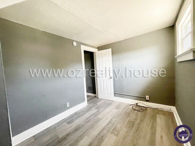 Photo - 1402 Prouty Ave