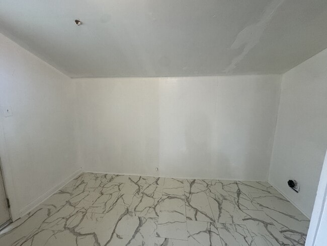 2715 W 48th St Unit 1