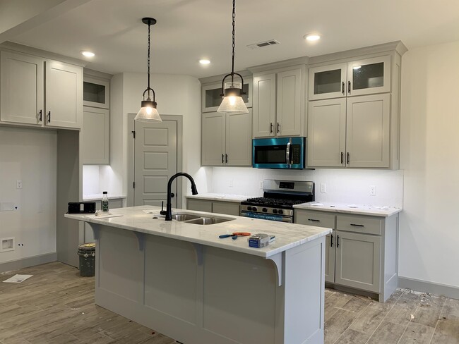 Photo - 1100 Tracey Ln