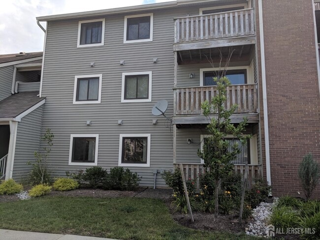 Building Photo - 4805 Ravens Crest Dr Unit 4805