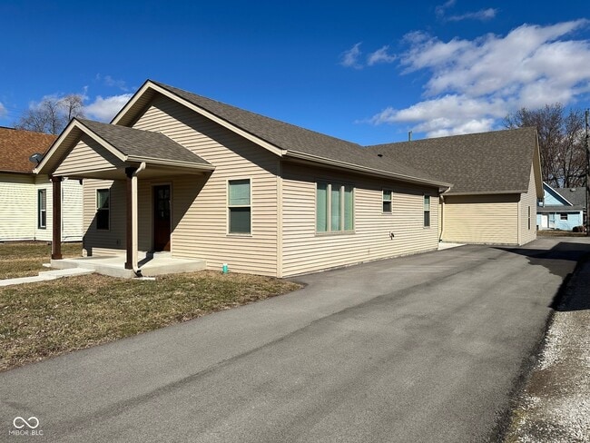 Photo - 103 S Nebraska St