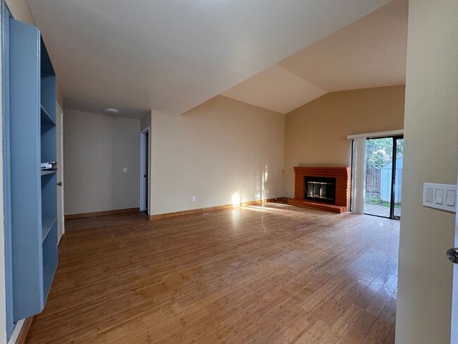 Photo - 259 Dartford St