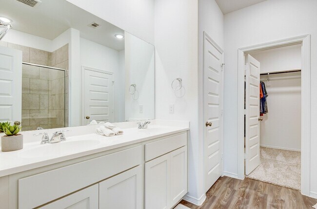 Photo - 5946 First Blush Dr