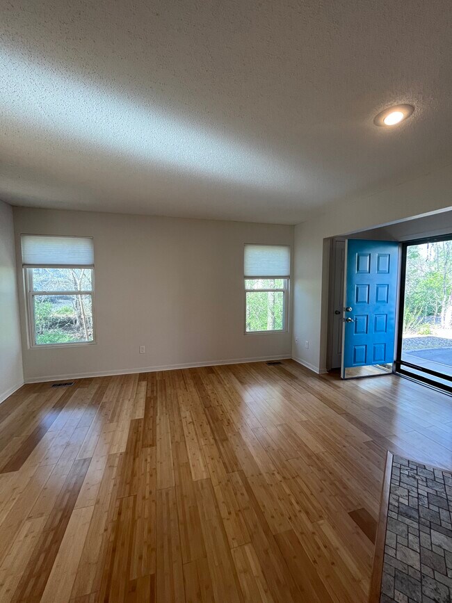 6432 Pflumm Rd Townhome Townhome Rental in Shawnee KS