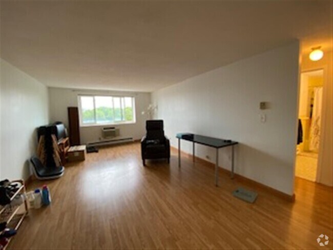 Building Photo - 94 Beacon St Unit 67 Rental