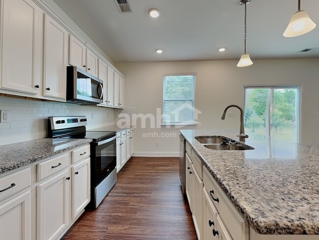 155 Twin River Dr