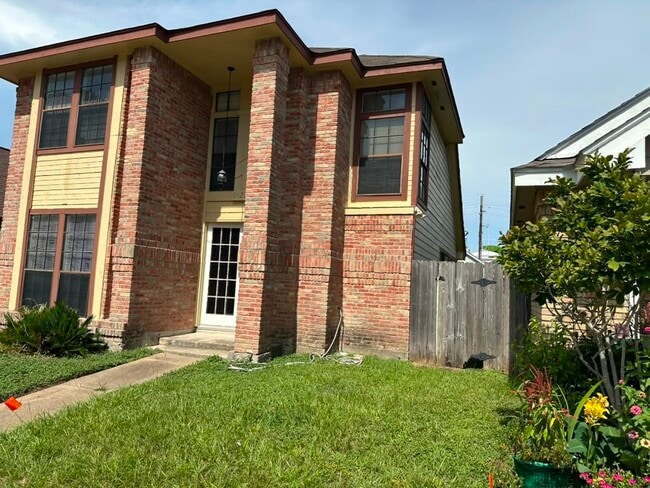 Building Photo - 8623 Beechcrest St